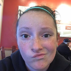 Meet your Posher, Amaris